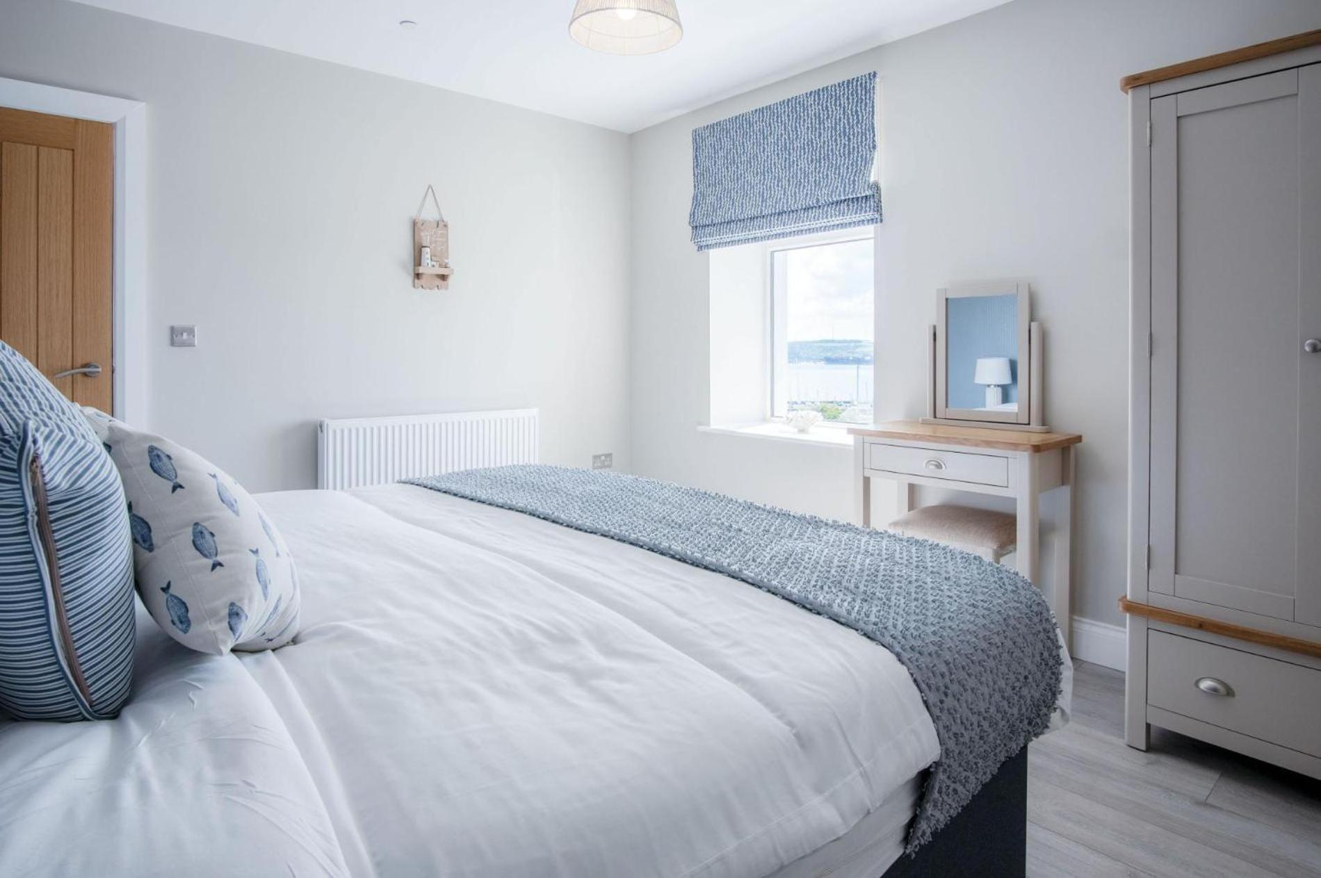 Haven View - 2 Bedroom Apartment - Milford Haven Exterior photo