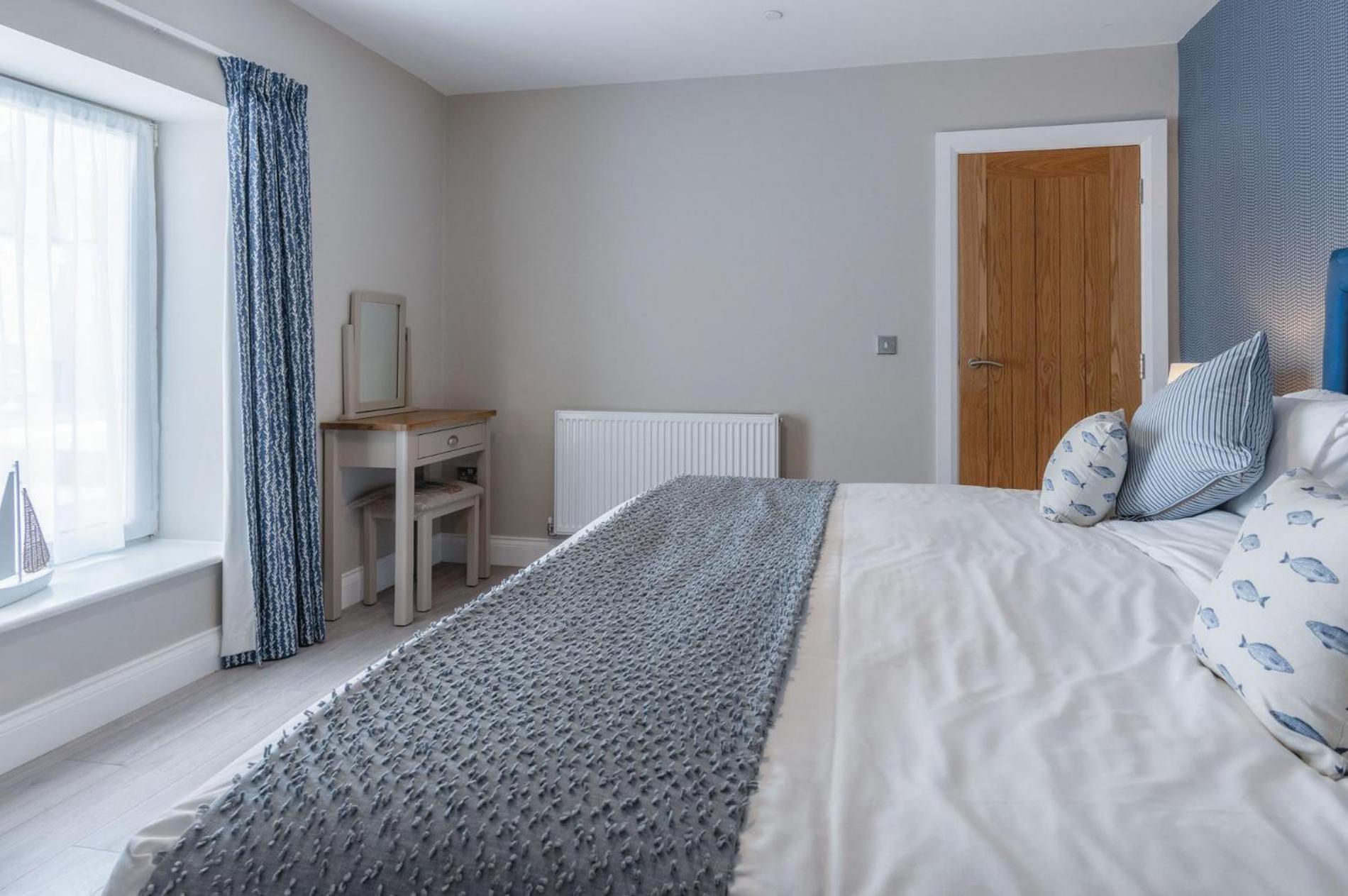 Haven View - 2 Bedroom Apartment - Milford Haven Exterior photo